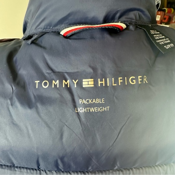 Tommy Hilfiger Navy Packable Lightweight Vest Small NWT Gold Logo Detail - Picture 9 of 12